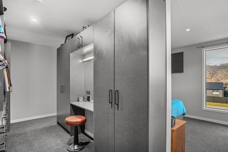 Photo of property in 27 Stratford Drive, Mount Pisa, Cromwell, 9383