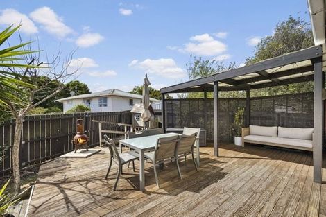 Photo of property in 30 Dellwood Avenue, Henderson, Auckland, 0612