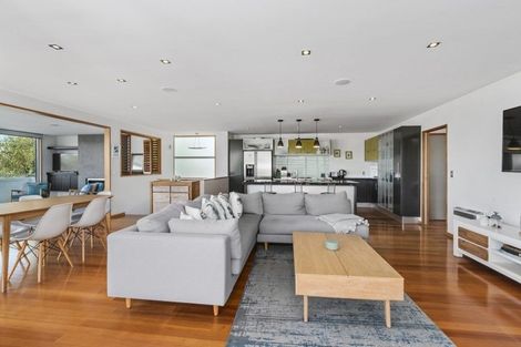 Photo of property in 2/55 Parr Terrace, Castor Bay, Auckland, 0620