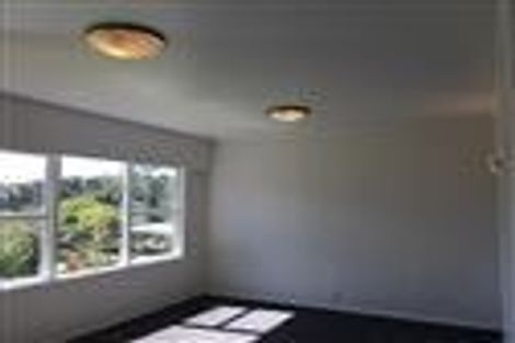 Photo of property in 6a Tallington Crescent, Torbay, Auckland, 0630