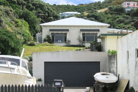 Photo of property in 306 The Esplanade, Island Bay, Wellington, 6023
