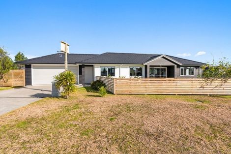 Photo of property in 10 Gallipoli Place, Paraparaumu, 5032