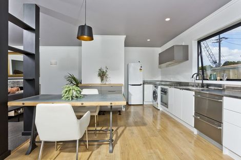 Photo of property in 1/204 Beach Haven Road, Beach Haven, Auckland, 0626