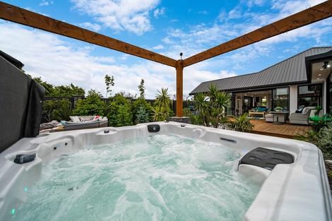 Photo of property in 11 Whitcombe Place, Darfield, 7571