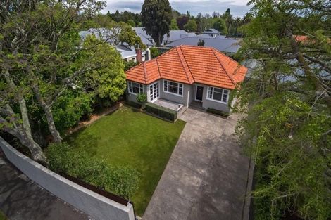 Photo of property in 8 Hughes Avenue, Hokowhitu, Palmerston North, 4410