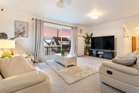 Photo of property in 8 Sari Place, Massey, Auckland, 0614