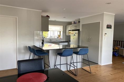 Photo of property in 22 Gosford Drive, Botany Downs, Auckland, 2010