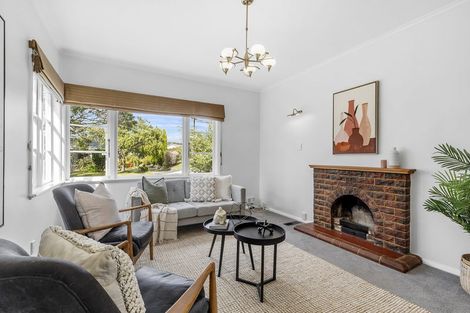 Photo of property in 18 Hampton Hill Road, Tawa, Wellington, 5028