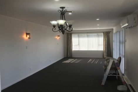 Photo of property in 22 Hartley Terrace, Massey, Auckland, 0614