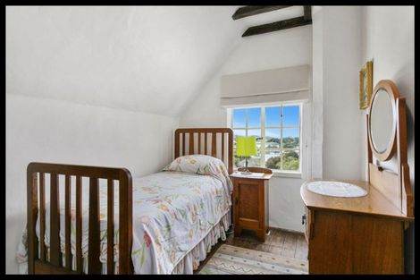 Photo of property in 42 Nicholson Road, Khandallah, Wellington, 6035