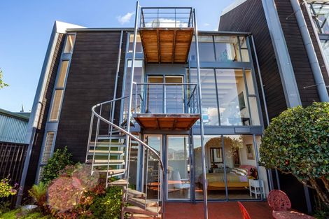 Photo of property in 25 Clermont Terrace, Kelburn, Wellington, 6012