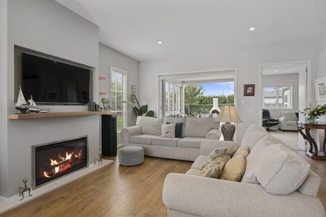 Photo of property in 37 Pohutukawa Parade, Riverhead, 0820