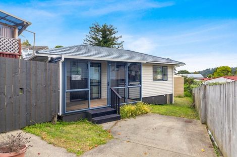 Photo of property in 5 Powrie Street, Glenfield, Auckland, 0629
