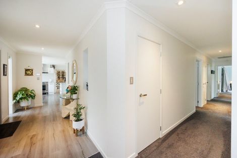 Photo of property in 3 Tennyson Avenue, Kelvin Grove, Palmerston North, 4414