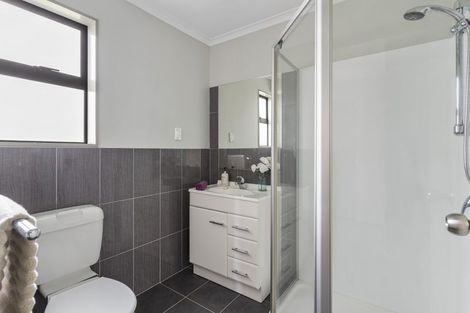 Photo of property in 127 Keri Vista Rise, Papakura, 2110