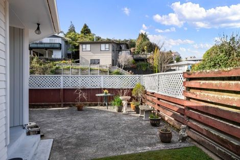 Photo of property in 20 Vista Crescent, Maoribank, Upper Hutt, 5018