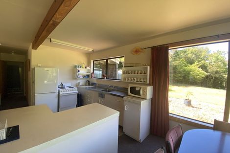 Photo of property in 1864 Takaka-collingwood Highway, Milnthorpe, Collingwood, 7182