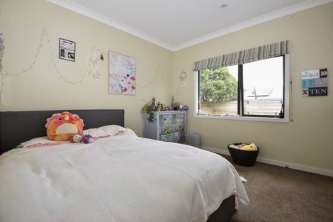 Photo of property in 18 Carrington Drive, Carterton, 5713