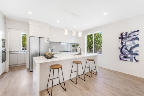 Photo of property in 10 Hedge Row, Sunnyhills, Auckland, 2010