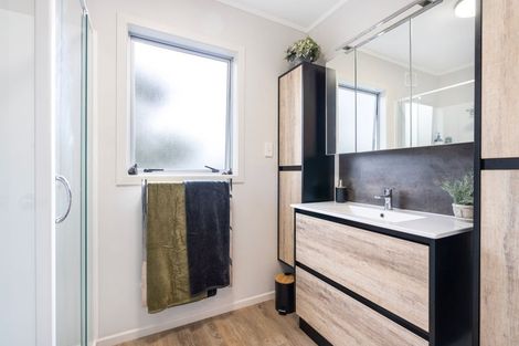 Photo of property in 118 Sandspit Road, Waiuku, 2123