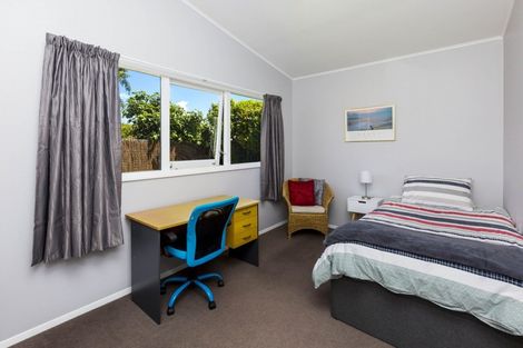 Photo of property in 17 Kiwi Street, Heretaunga, Upper Hutt, 5018