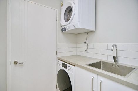 Photo of property in 3 Woodford Avenue, Woodend, 7610