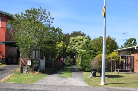 Photo of property in 2/114 Sycamore Drive, Sunnynook, Auckland, 0620