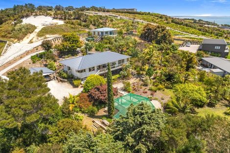 Photo of property in 105 Cable Bay Block Road, Cable Bay, 0420