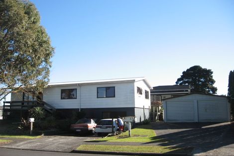 Photo of property in 2/11 Bluewater Place, Wattle Downs, Auckland, 2103