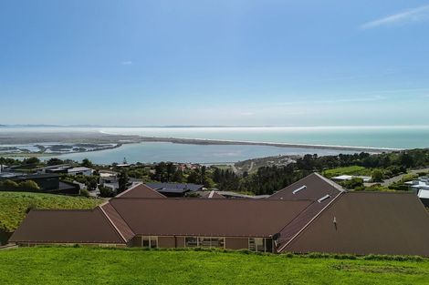 Photo of property in 4 Bluewater View, Mount Pleasant, Christchurch, 8081