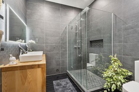 Photo of property in 35 Birkdale Road, Birkdale, Auckland, 0626