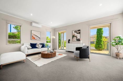 Photo of property in 9 Horizon View Road, Oteha, Auckland, 0632