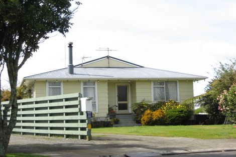 Photo of property in 4 Titoki Place, Inglewood, 4330