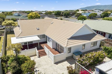 Photo of property in 318 Manly Street, Paraparaumu Beach, Paraparaumu, 5032