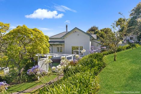 Photo of property in 19 Milton Terrace, Picton, 7220