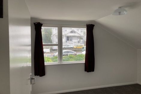 Photo of property in 87 Queens Drive, Lyall Bay, Wellington, 6022