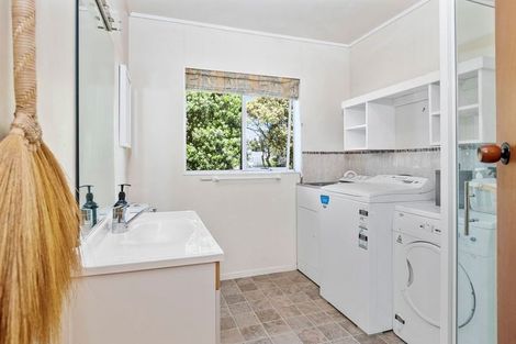 Photo of property in 91 Stanmore Bay Road, Stanmore Bay, Whangaparaoa, 0932