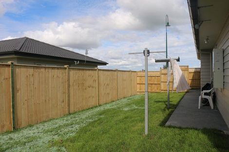 Photo of property in 13 Manene Street, Wattle Downs, Auckland, 2103