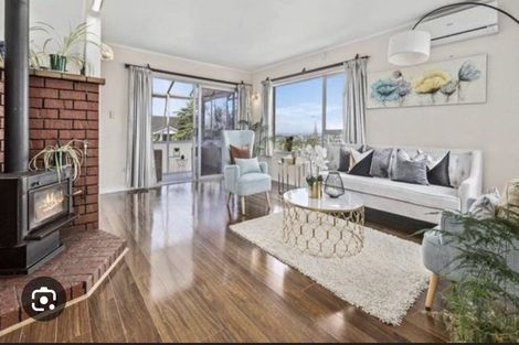 Photo of property in 16 Colin Wild Place, Glenfield, Auckland, 0629