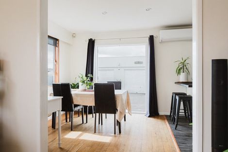 Photo of property in 4 Sutherland Crescent, Westbrook, Palmerston North, 4412