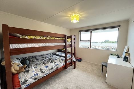 Photo of property in 15 Mapplebeck Street, Titahi Bay, Porirua, 5022