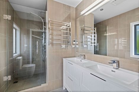 Photo of property in 2/114 Sunrise Avenue, Mairangi Bay, Auckland, 0630