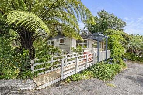 Photo of property in 52 Pitcairn Street, Oakura, 4314