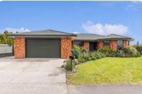 Photo of property in 58 Guildford Drive, Paraparaumu, 5032