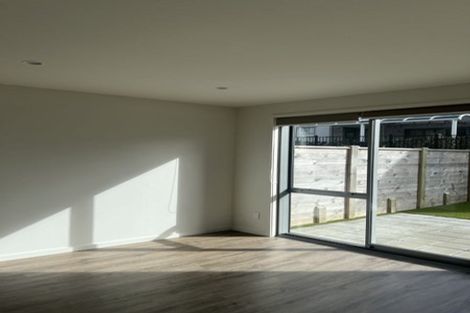 Photo of property in 9 Gunn Way, Hobsonville, Auckland, 0616