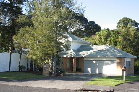 Photo of property in 33 Kelvyn Grove, Hillpark, Auckland, 2102