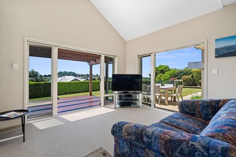 Photo of property in 10 Sampson Avenue, Waiwhakaiho, New Plymouth, 4312
