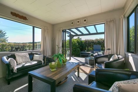 Photo of property in 318 Manutahi Road, Lepperton, New Plymouth, 4372