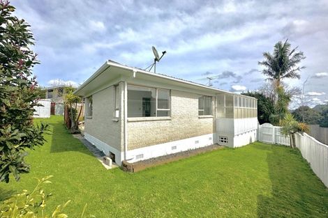 Photo of property in 1/166 Fisher Parade, Farm Cove, Auckland, 2012