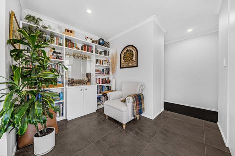Photo of property in 15 Malbec Place, Huapai, Kumeu, 0810